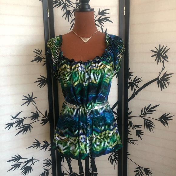 Ava and Grace Women’s Petite Large Short Puffed Sleeve Knit Top - Picture 12 of 12